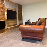 Treetops Flat4 Hall Green B28