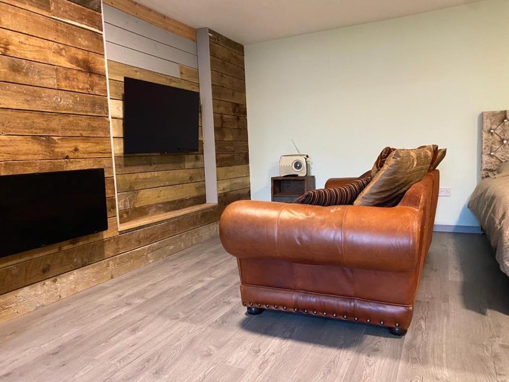 Treetops Flat4 Hall B28 * Birmingham