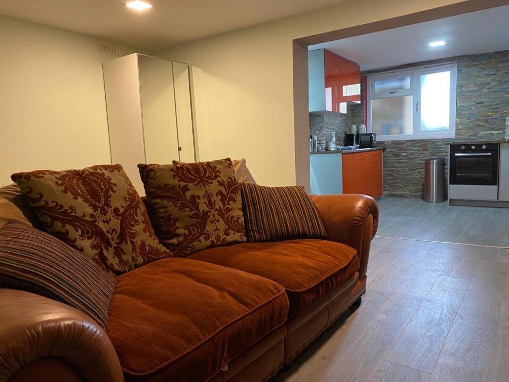 Treetops Flat4 Hall B28 Apartment Birmingham